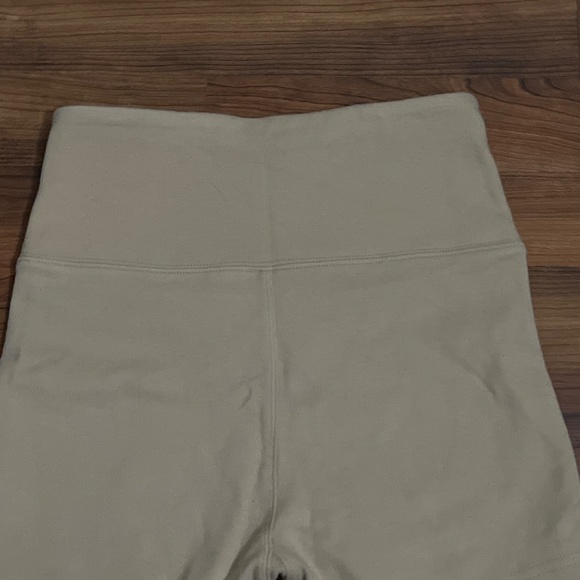 Kith Cream Shorts - Picture 3 of 3